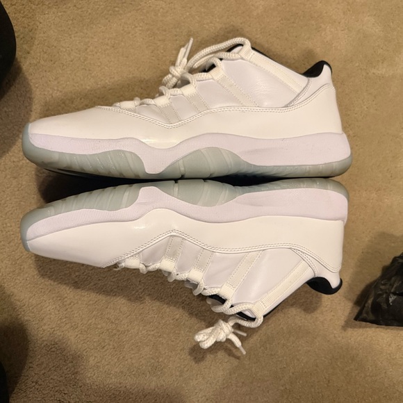 Jordan 11 Retro Low Legend Blue - Picture 4 of 10